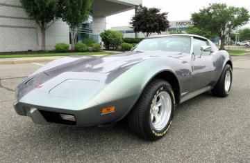 1975 Chevrolet Corvette Stingray L48 1975 Tout compris  