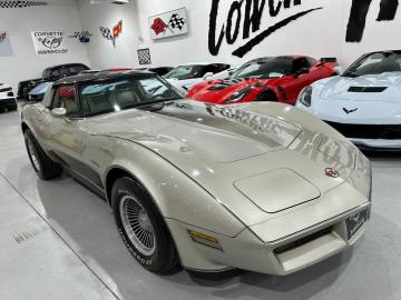 1982 Chevrolet Corvette Edition Collector 5.7L V8 1982 Tout compris 